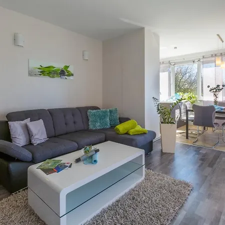Emi. Apartment *